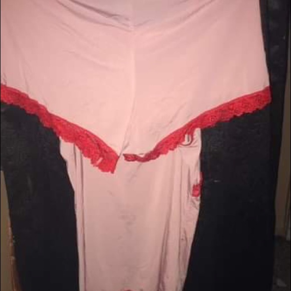 Lingerie - Picture 3 of 4